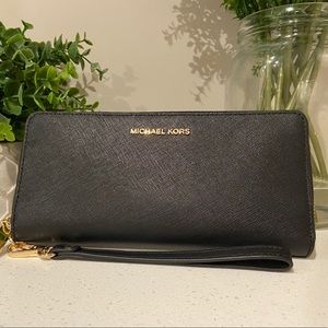Michael Kors Saffiano Leather Continental Wristlet